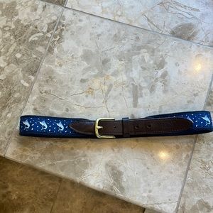Boys Vineyard Vines belt.  Worn once—not sure size no tag 25 in  to first hole